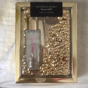 VICTORIAS SECRET HEAVENLY MIST AND LOTION GIFT SET